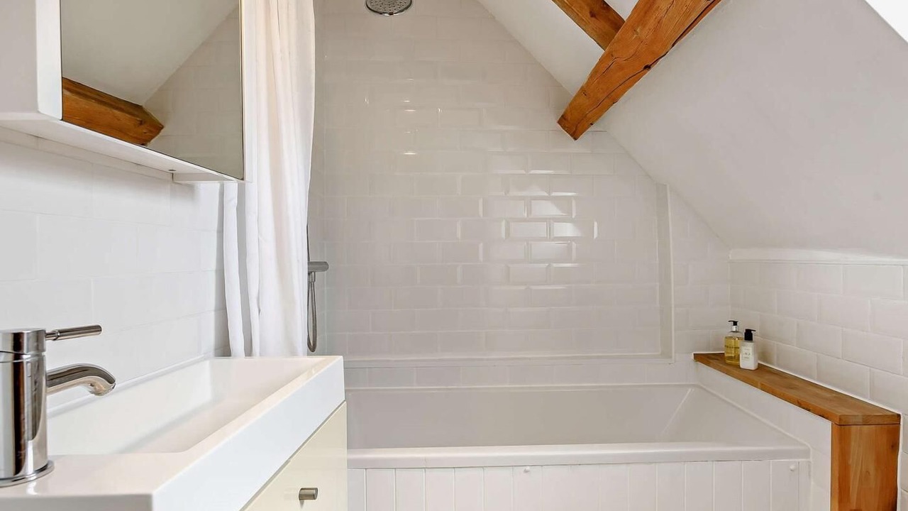 Photo of Bathroom in Longborough