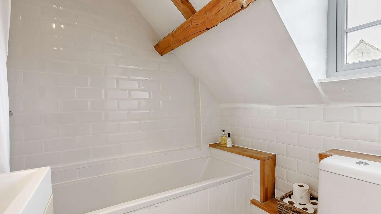 Photo of Bathroom in Longborough