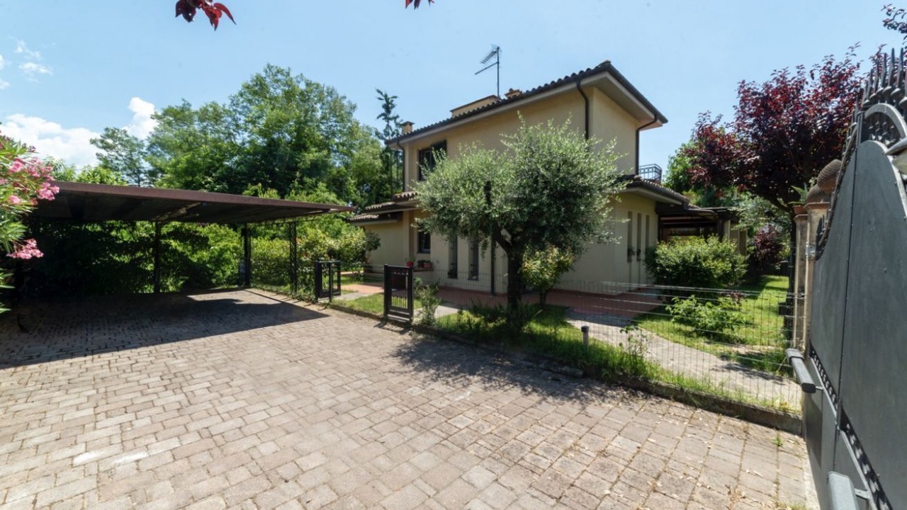 Photo of Outdoor in Massa