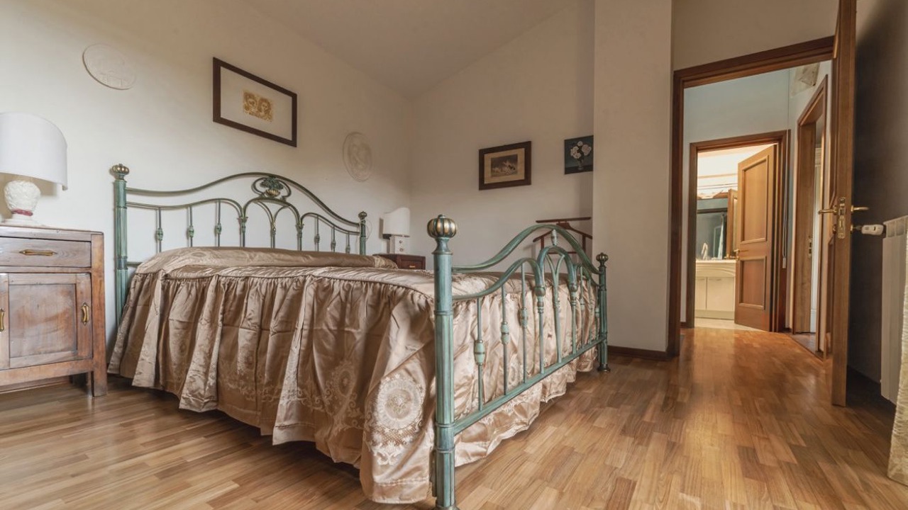 Photo of Bedroom in Massa