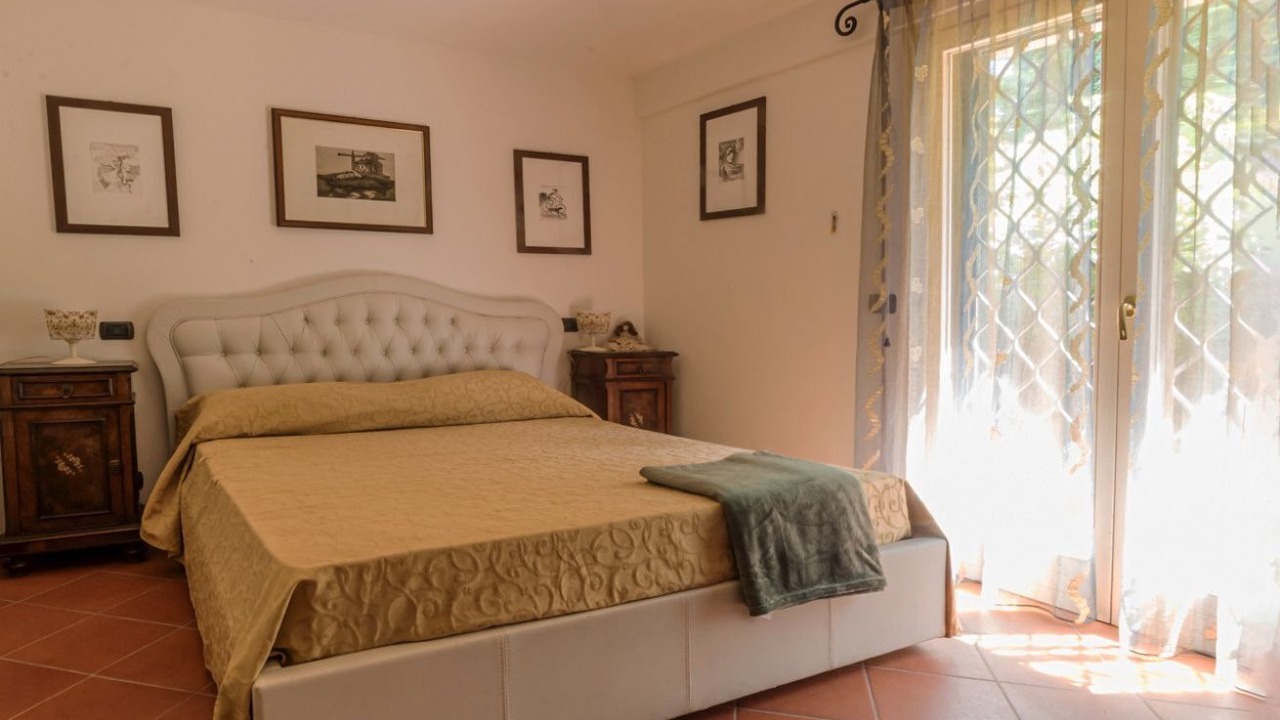 Photo of Bedroom in Massa