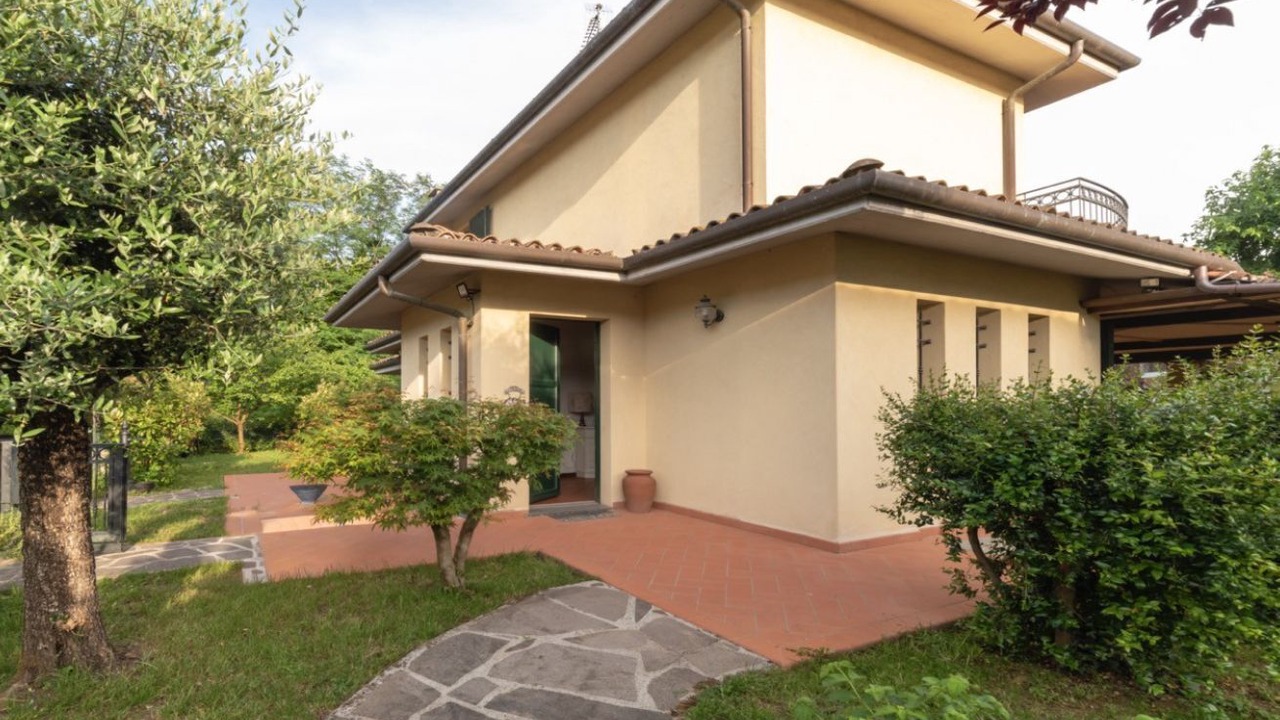 Photo of Outdoor in Massa