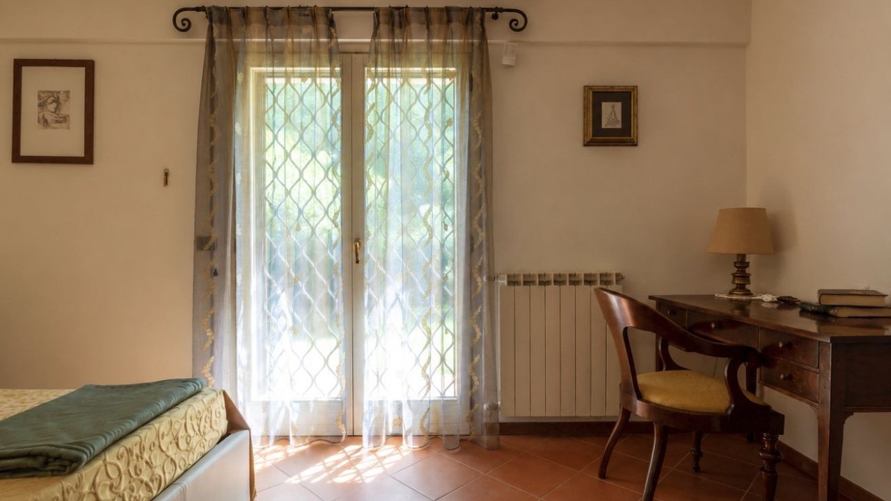 Photo of Bedroom in Massa