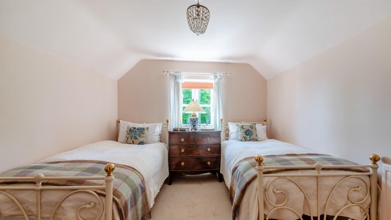 Photo of Bedroom in Lechlade