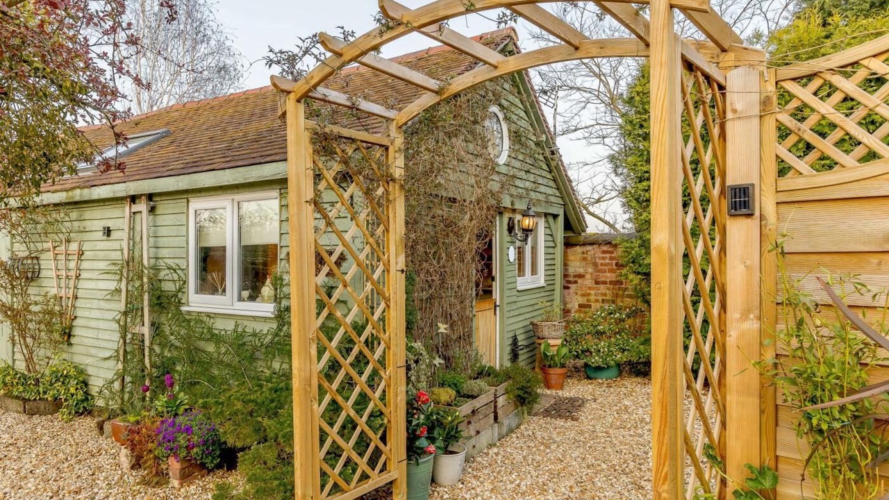 Photo of Outdoor in Birlingham