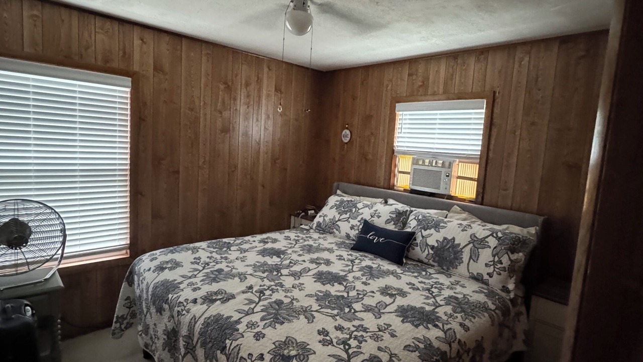 Photo of Bedroom in Crystal