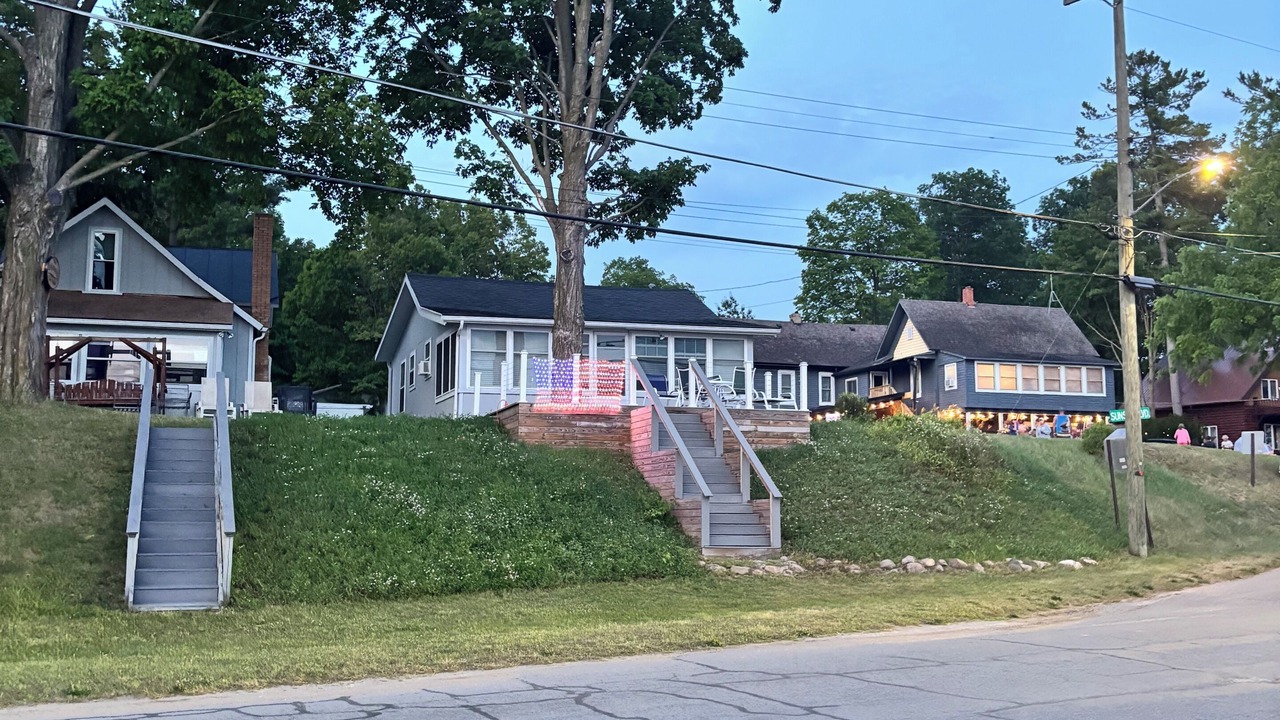 Photo of Outdoor in Crystal
