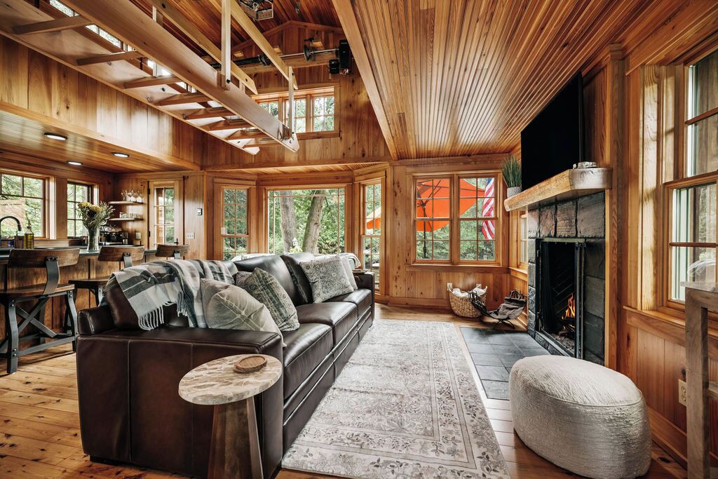 Photo of Livingroom in East Jordan