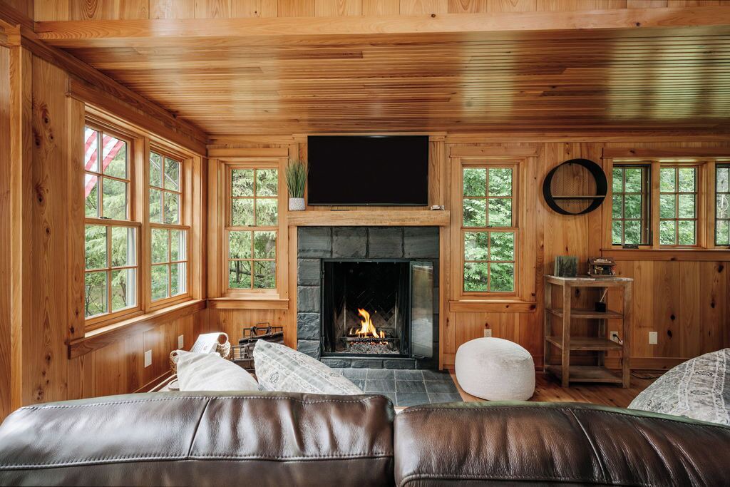 Photo of Livingroom in East Jordan