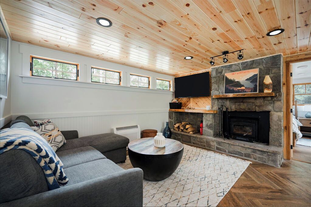 Photo of Livingroom in East Jordan