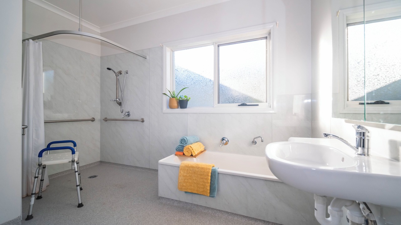 Photo of Bathroom in Yallourn North