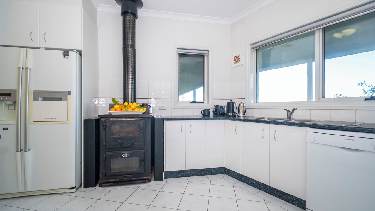 Photo of Kitchen in Yallourn North