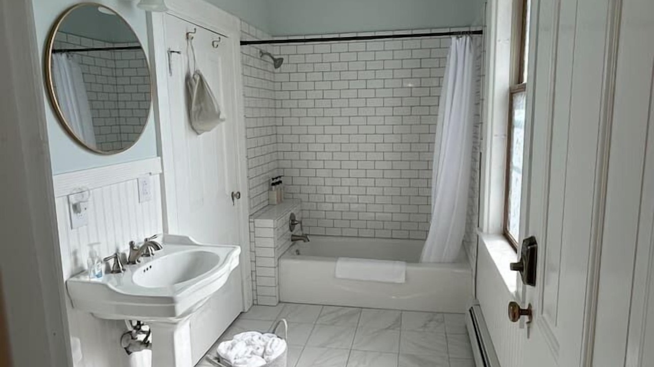 Photo of Bathroom in Calumet