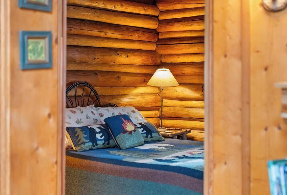 Photo of Bedroom in Forest Beach