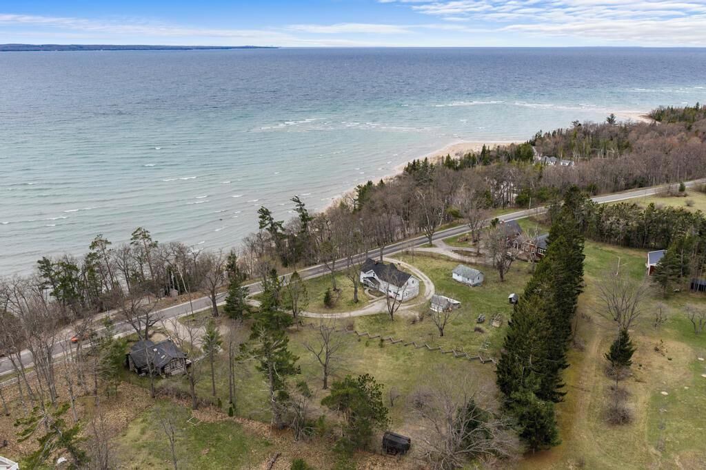 Photo of Outdoor in Forest Beach