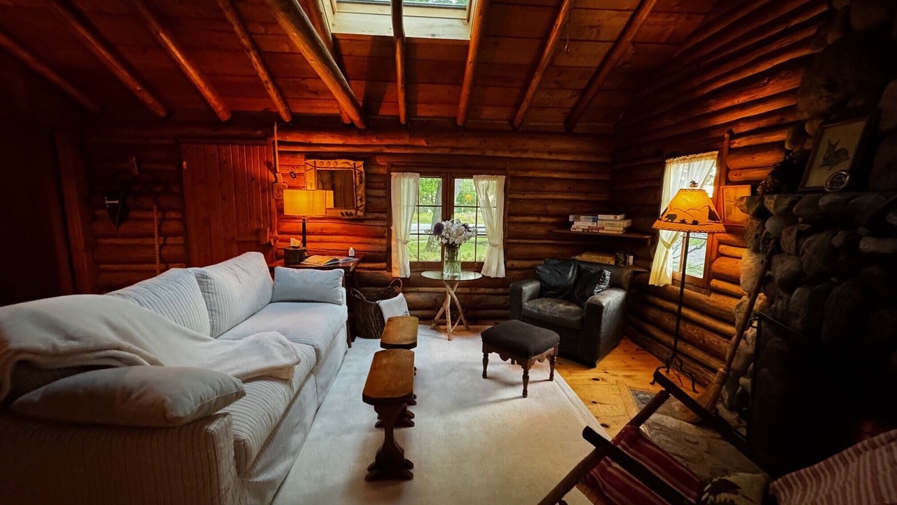 Photo of Livingroom in Forest Beach