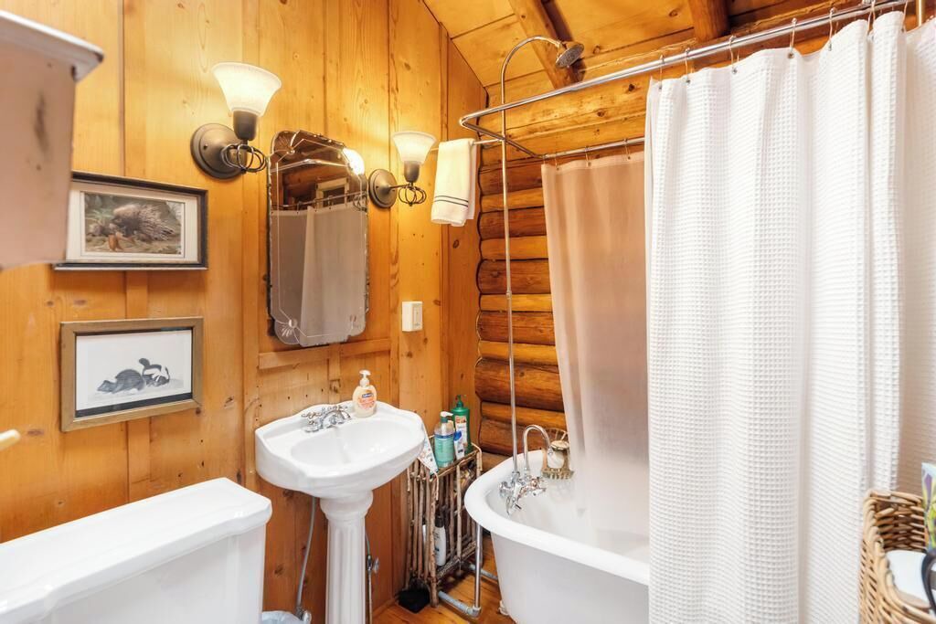 Photo of Bathroom in Forest Beach
