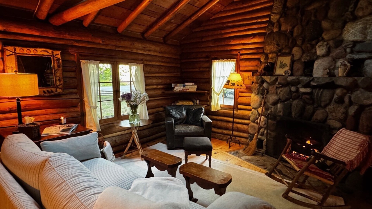 Photo of Livingroom in Forest Beach