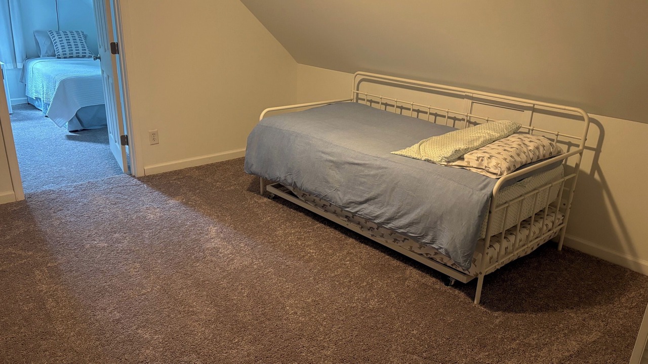 Photo of Bedroom in Town of Pines