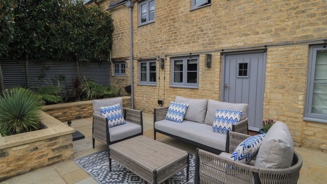Photo of Patio Balcony in Ampney Crucis