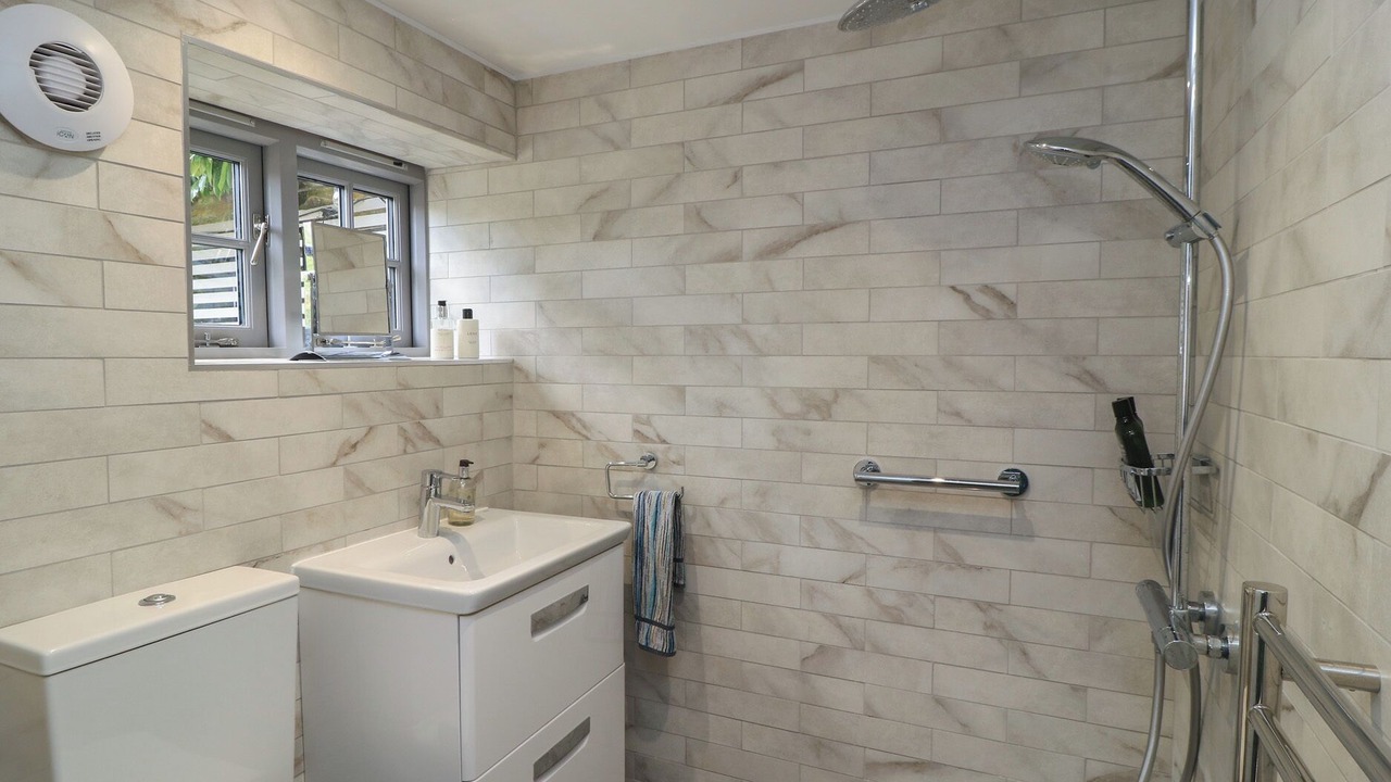 Photo of Bathroom in Ampney Crucis