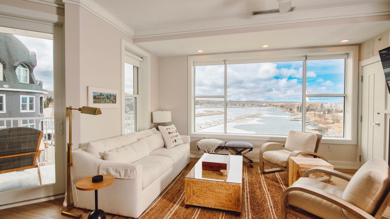 Photo of Livingroom in Bay Harbor