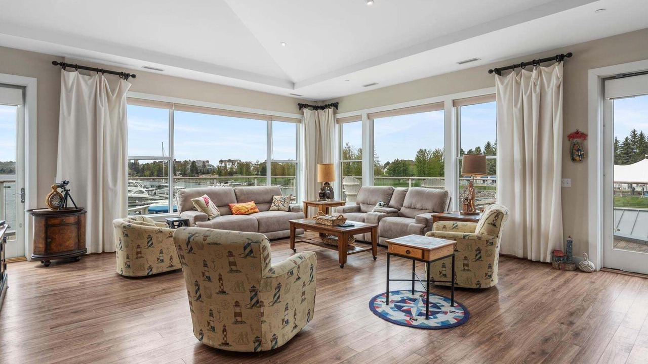 Photo of Livingroom in Bay Harbor