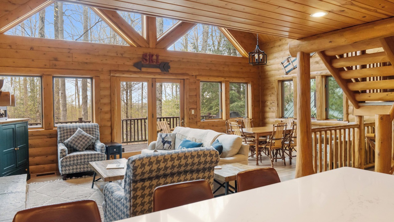 Photo of Livingroom in Boyne City