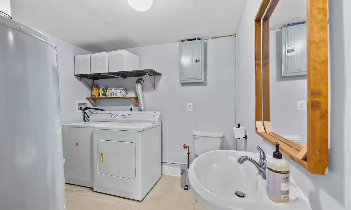 Photo of Bathroom in Mexicantown - Southwest Detroit