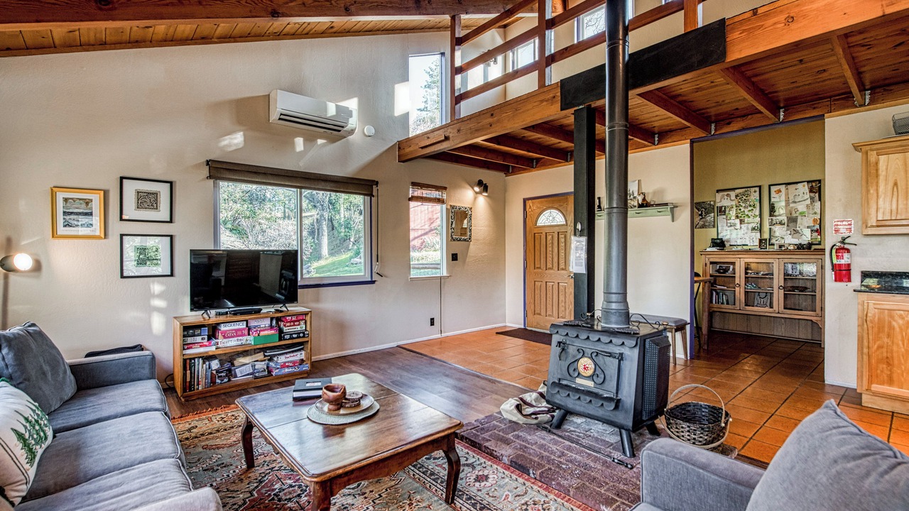 Photo of Livingroom in Midpines