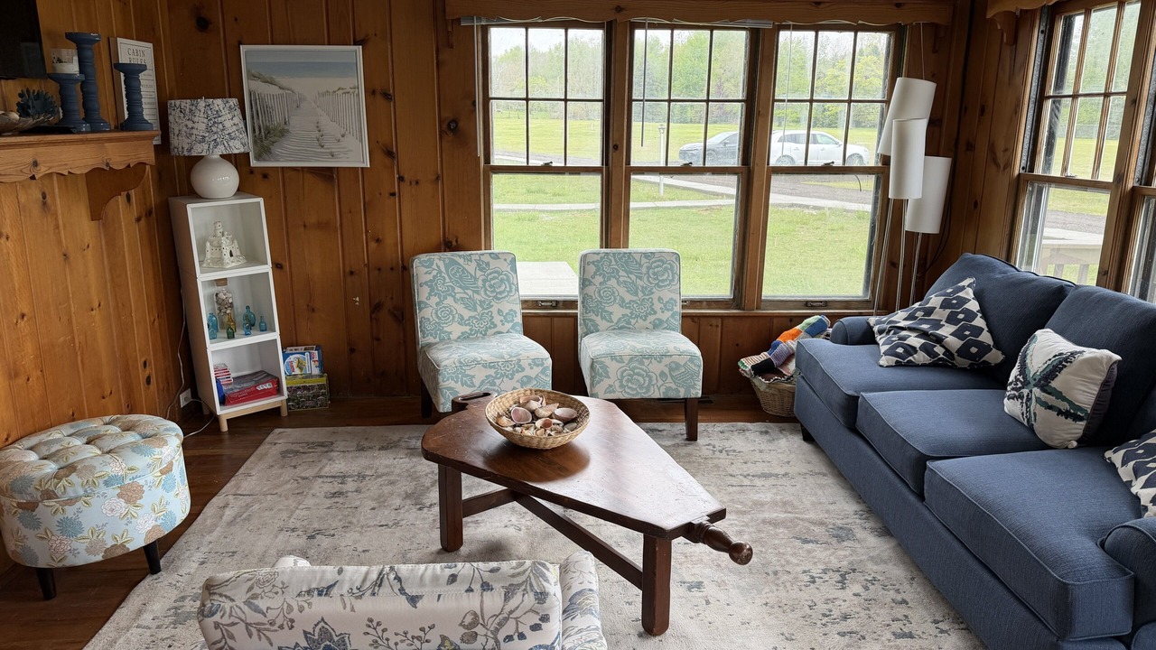 Photo of Livingroom in Lexington