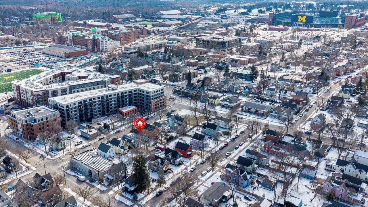Photo of Outdoor in Old West Side