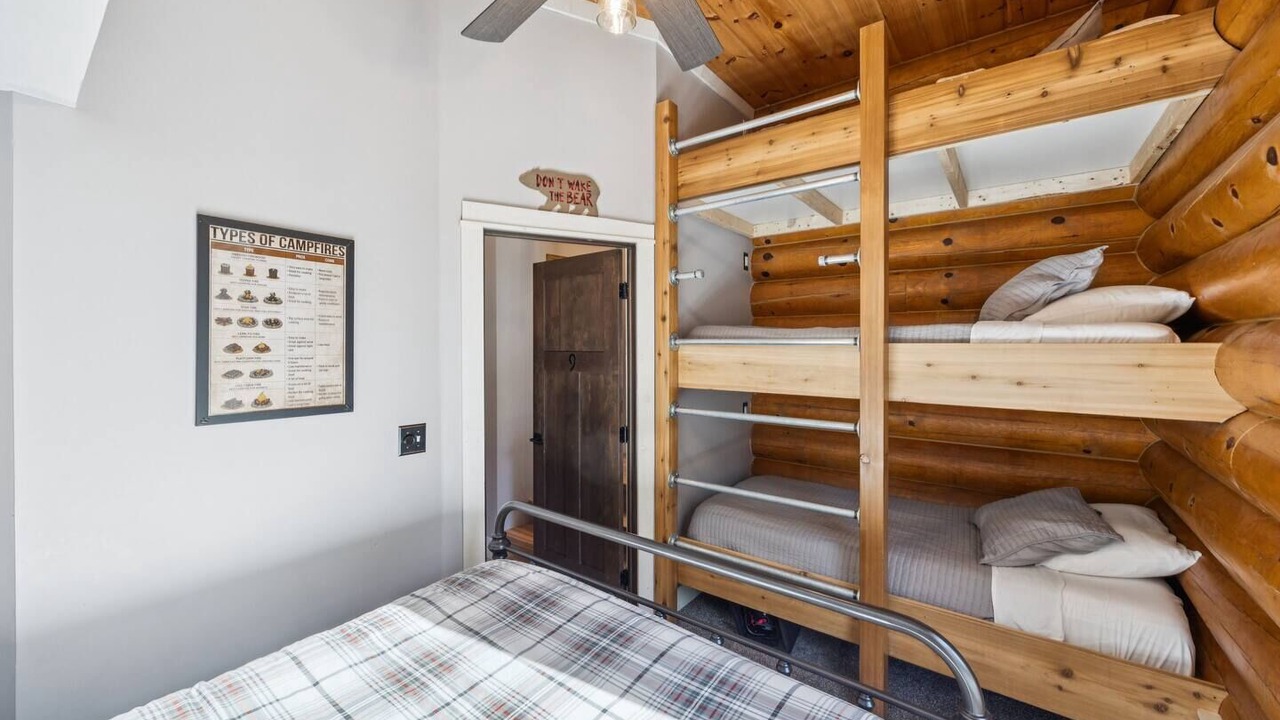 Photo of Bedroom in Stone Lake