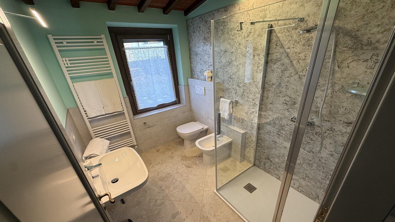 Photo of Bathroom in Poppi