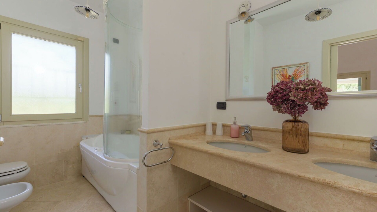 Photo of Bathroom in Saturnia