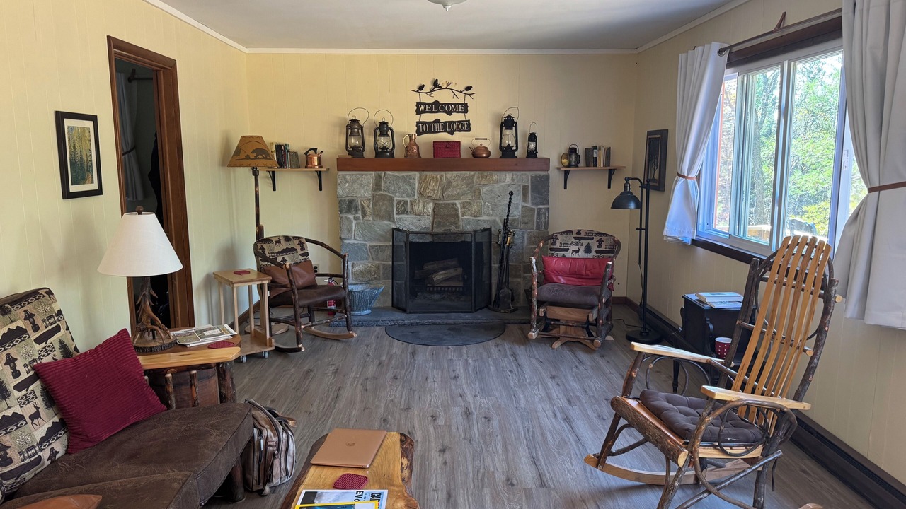 Photo of Livingroom in Herron
