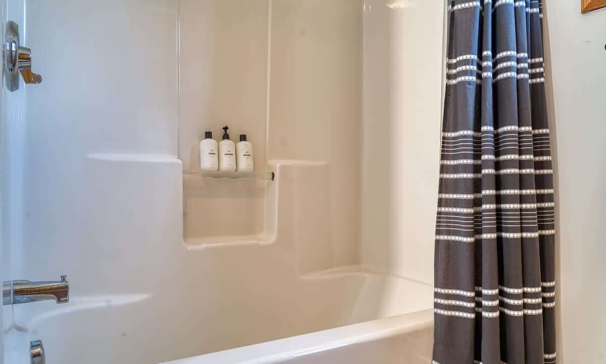 Photo of Bathroom in Coral