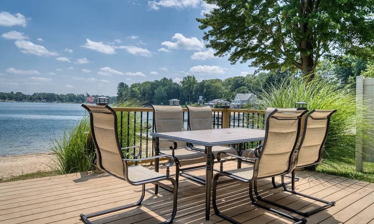 Photo of Outdoor in Coral