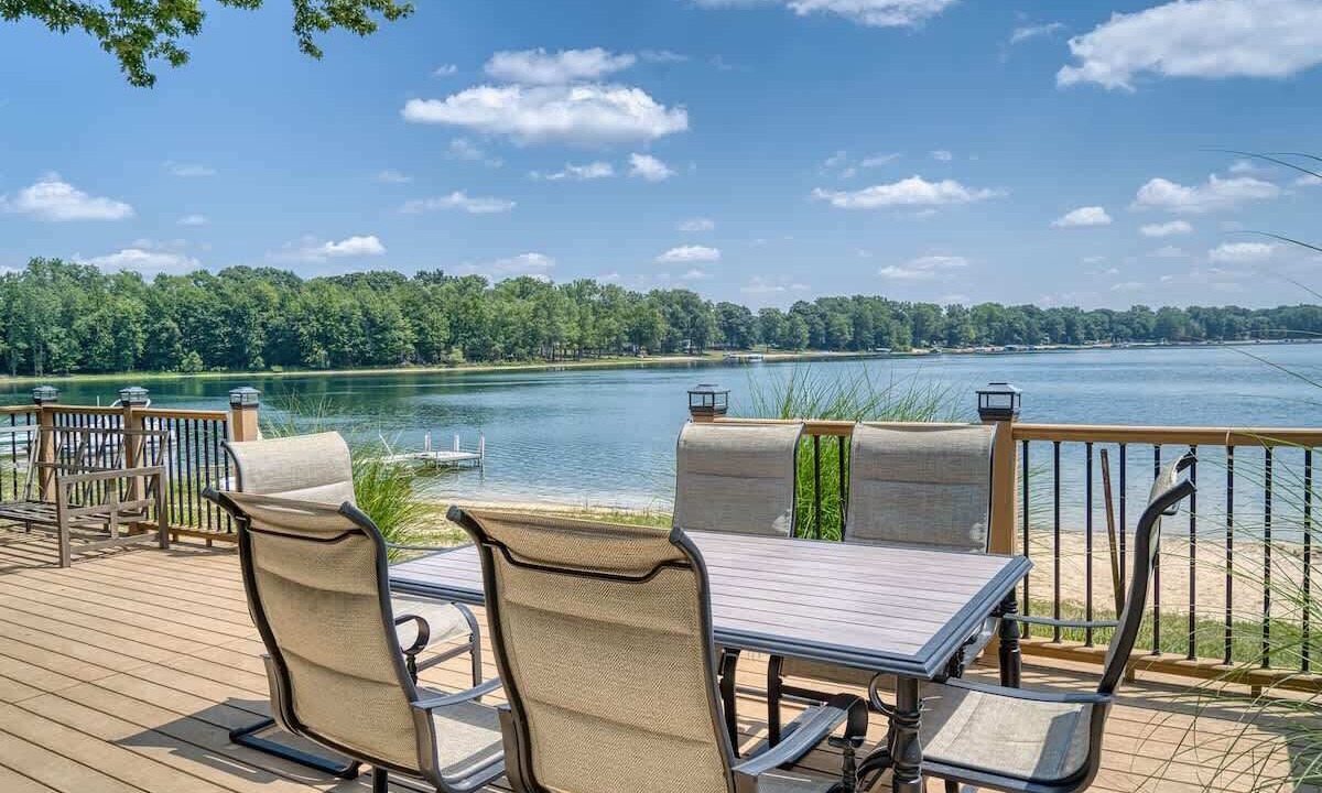 Photo of Outdoor in Coral