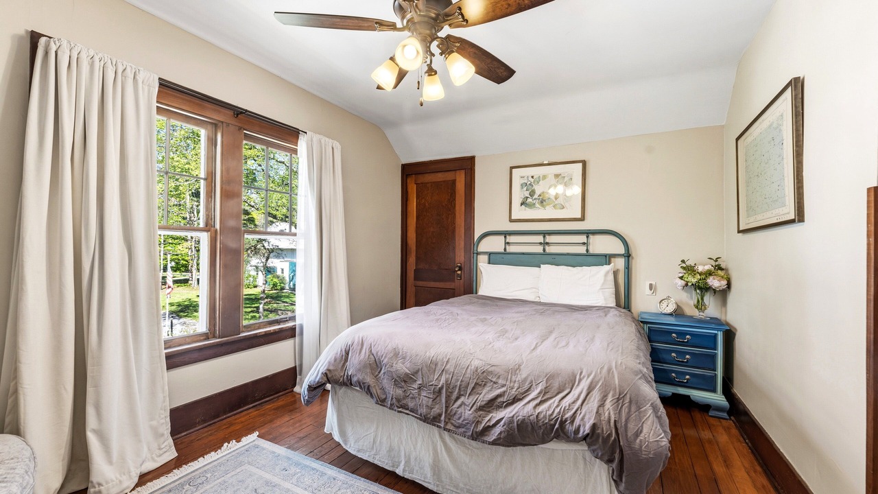 Photo of Bedroom in South Haven