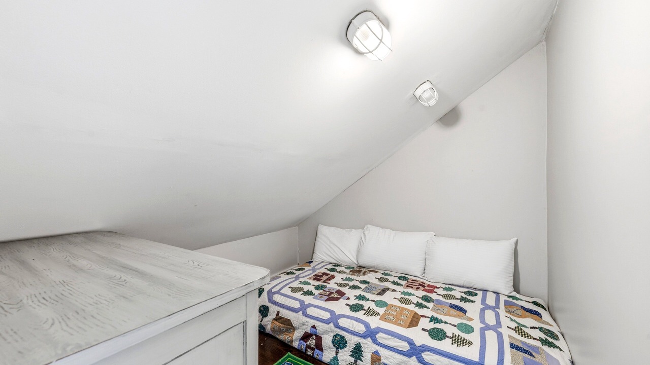 Photo of Bedroom in South Haven