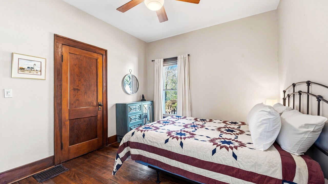 Photo of Bedroom in South Haven
