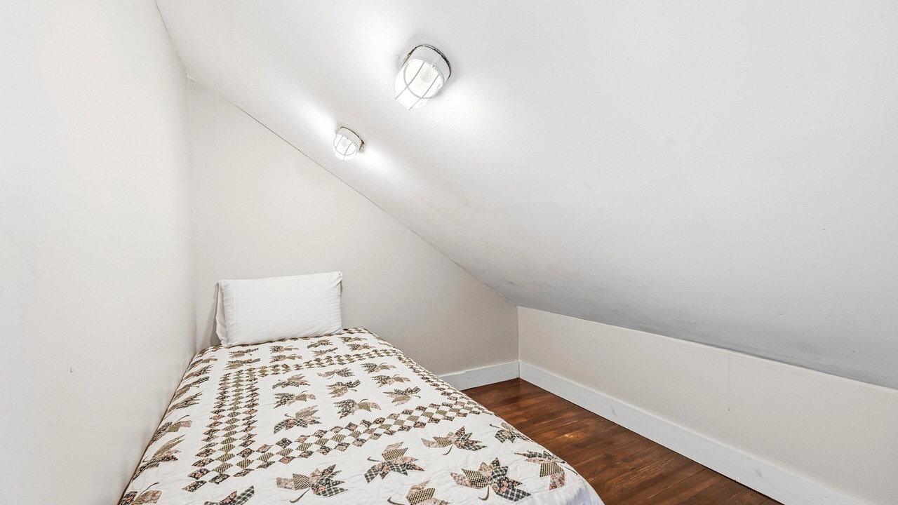 Photo of Bedroom in South Haven