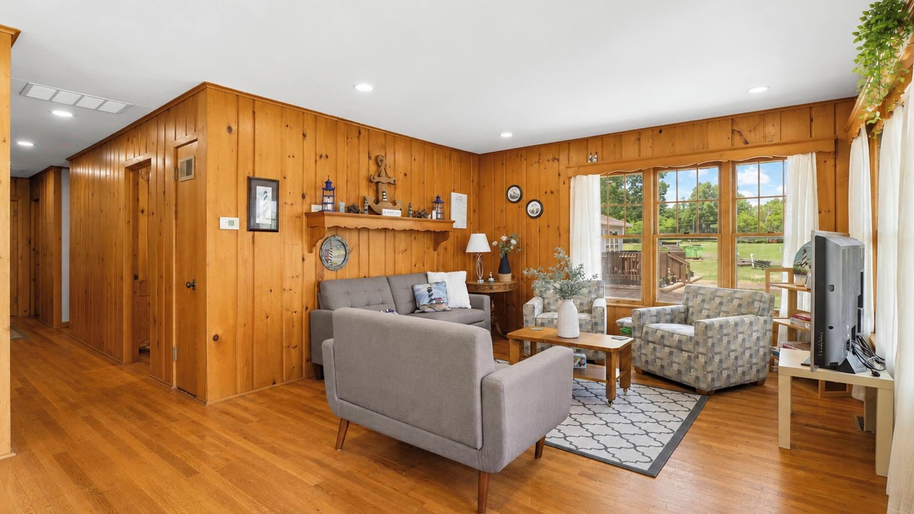 Photo of Livingroom in Lexington