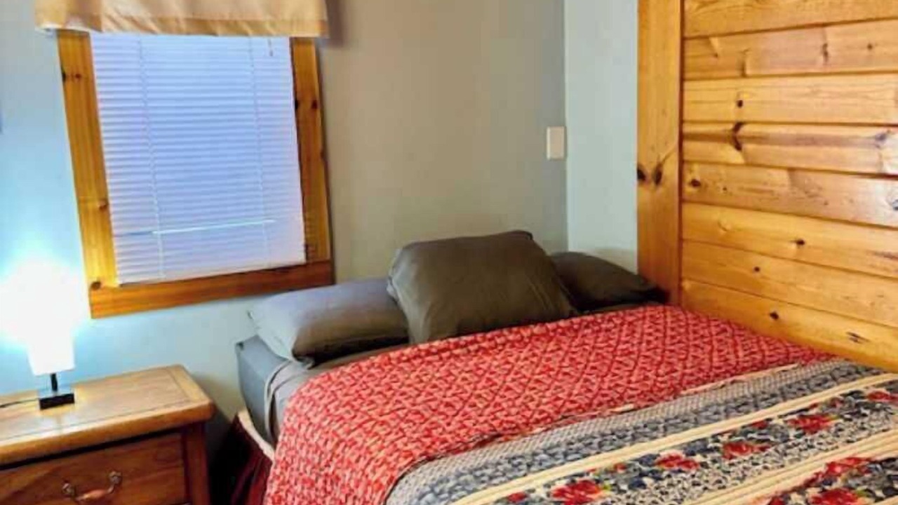 Photo of Bedroom in Munising