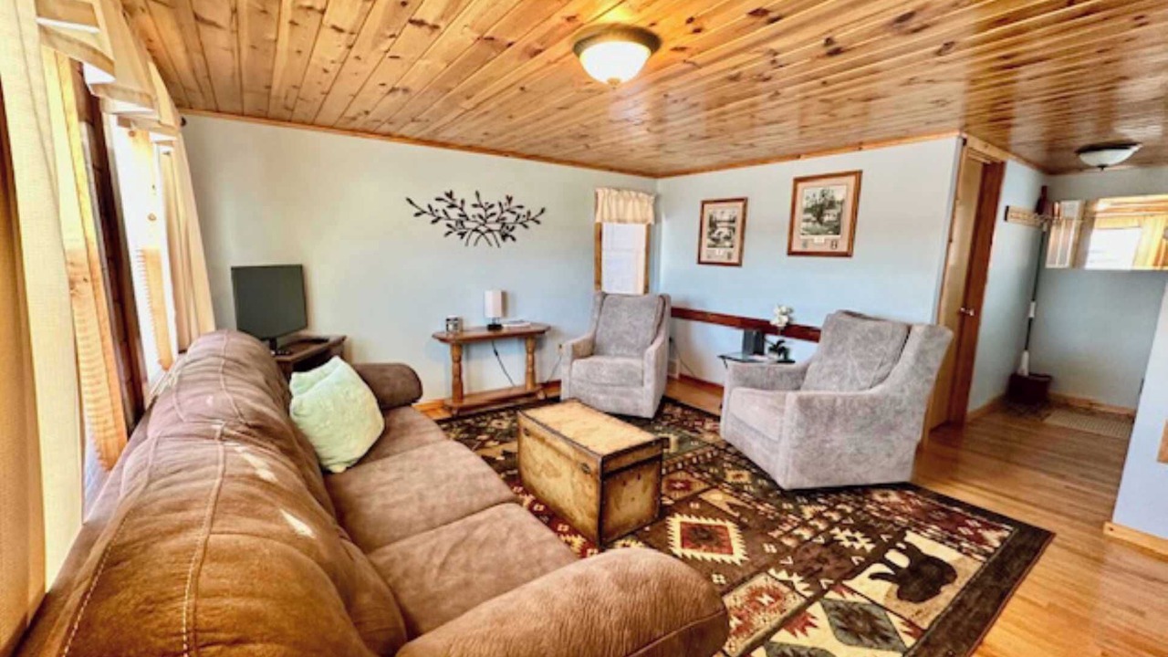 Photo of Livingroom in Munising