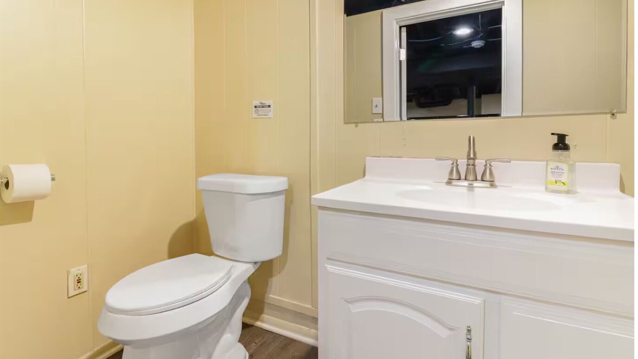 Photo of Bathroom in Garden City