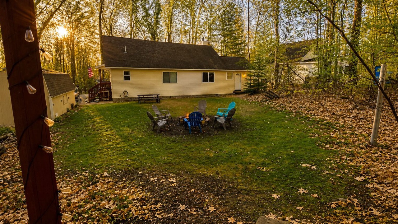 Photo of Bedroom in Higgins Lake