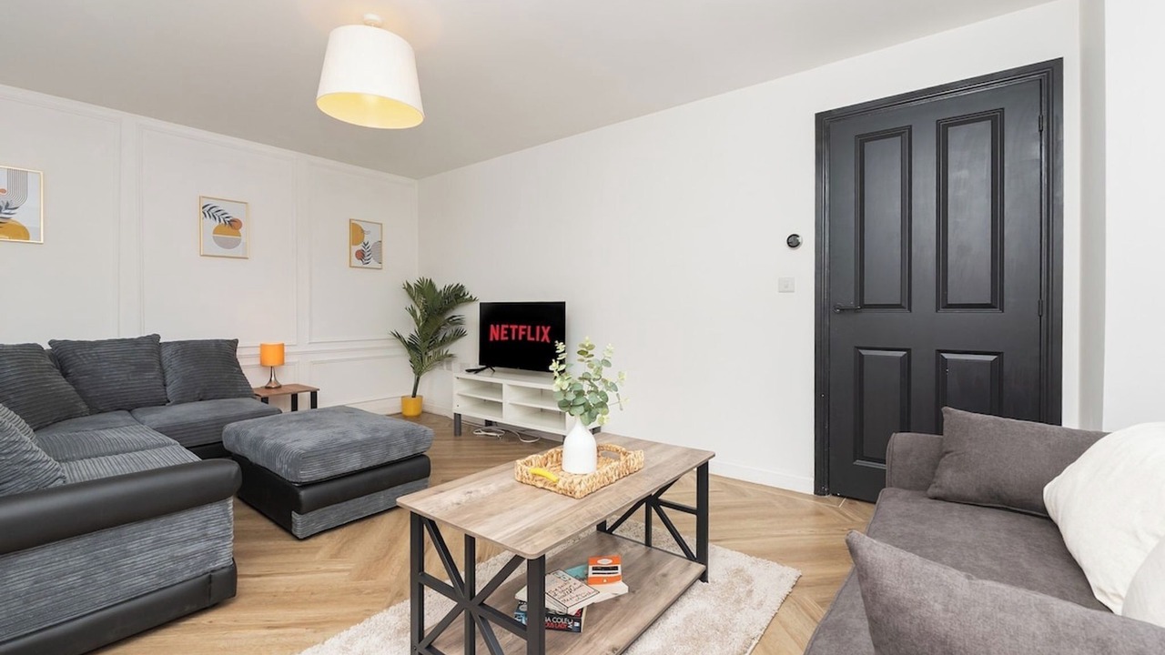 Photo of Livingroom in Patchway