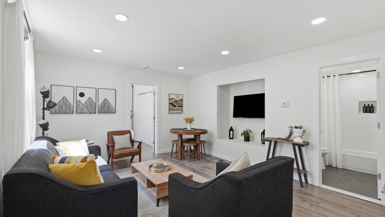 Photo of Livingroom in Ypsilanti